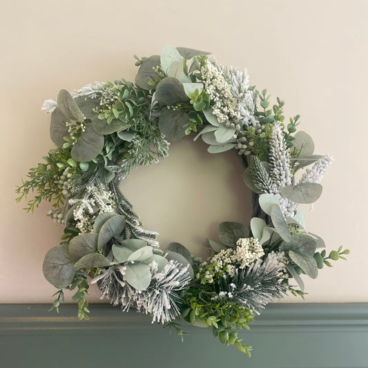 Luxury Winter Greenery Christmas Wreath – Eucalyptus, Frosted Pine & White Berry Door Decoration
