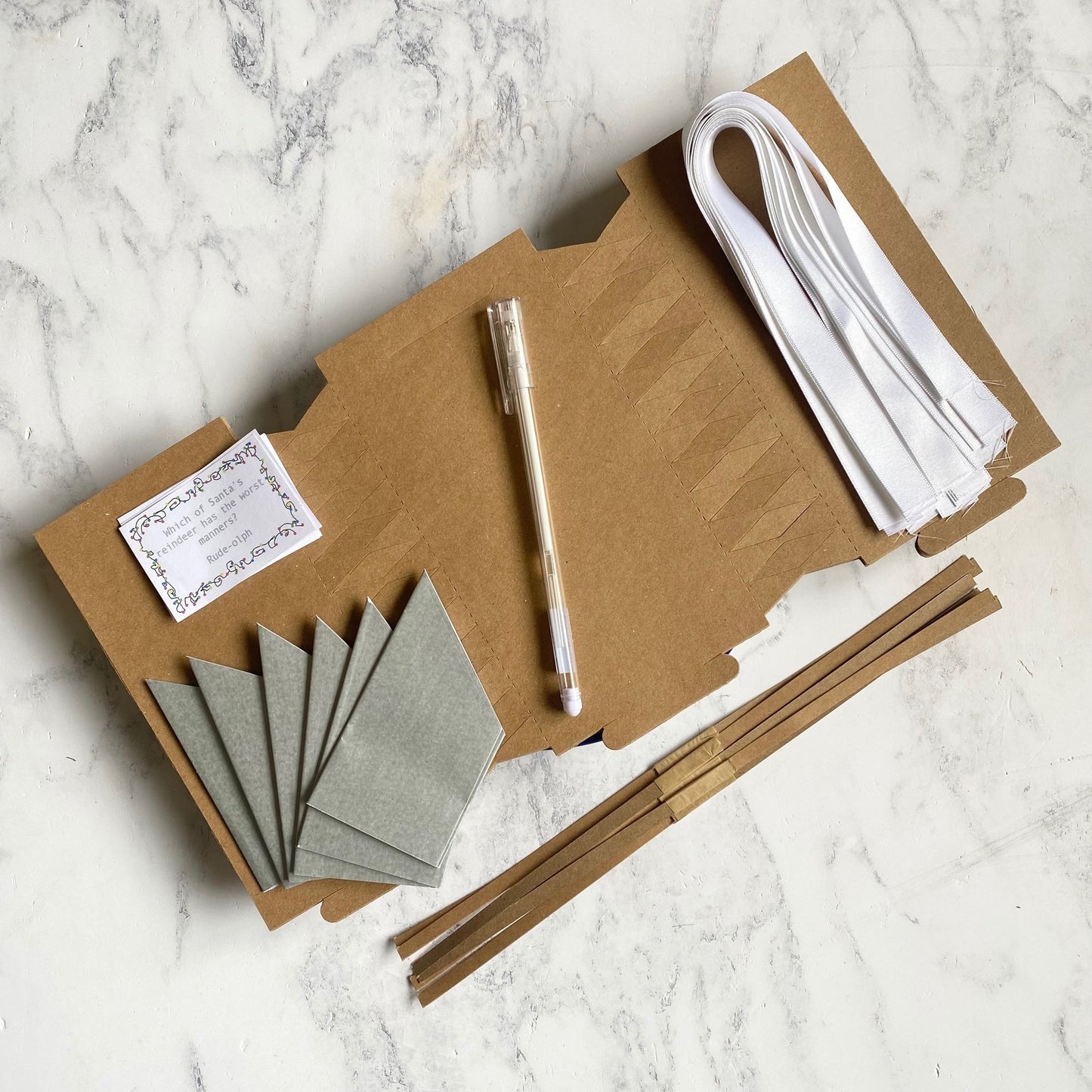 Kraft Christmas Cracker Craft Kit