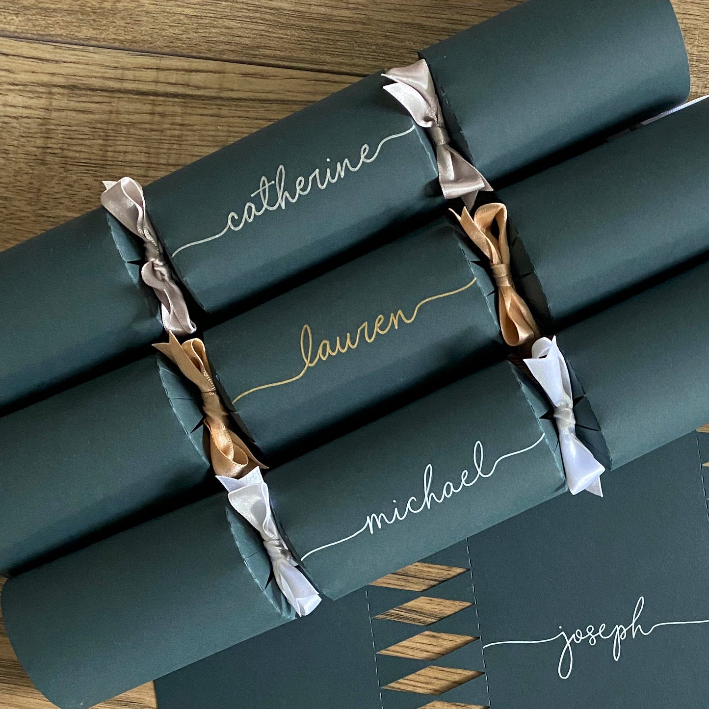 Dark Green Personalised Christmas Crackers – Handwritten, Ready-Made, Luxury Eco-Friendly Table Decor